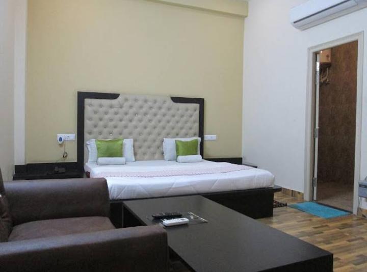 Deluxe AC Room